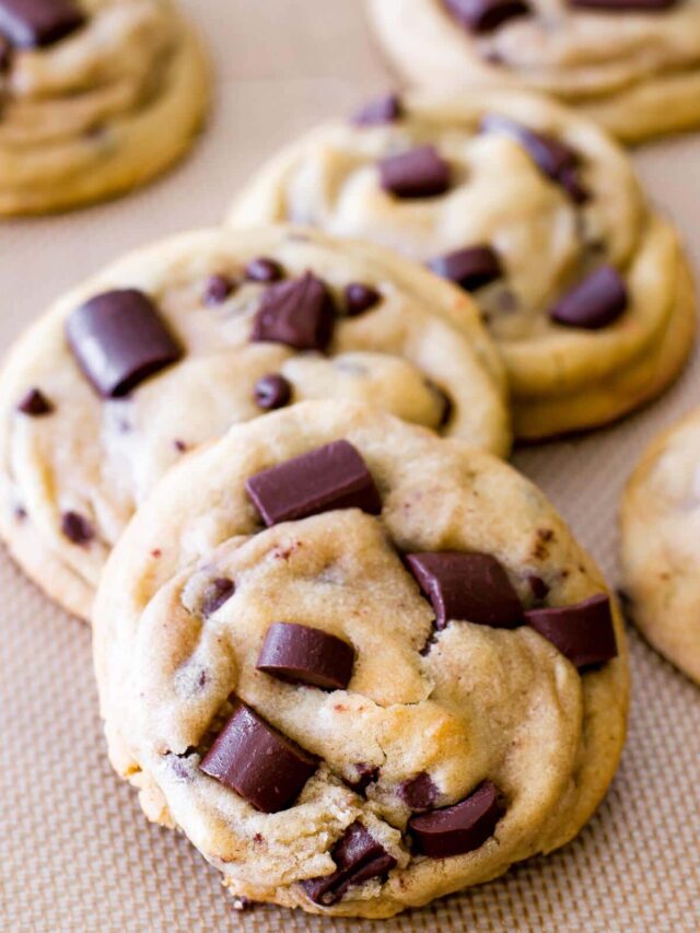 BEST CHOCOLATE CHIP COOKIES